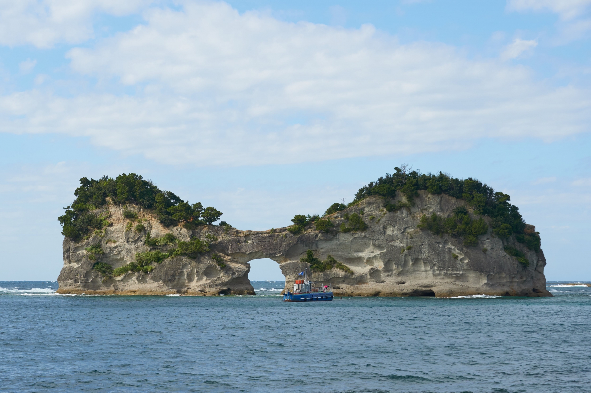 円月島